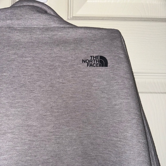 The North face women’s grey kangaroo pocket mock neck sweatshirt XSS athleisure - Picture 8 of 9